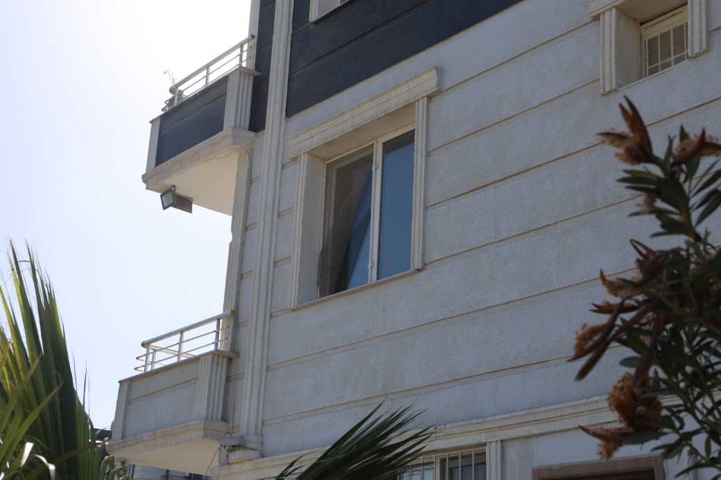 Penceredeki sinekliği parçalayarak evden ayrılan psikolojik rahatsızlıkları bulunan genç sırra kadem bastı