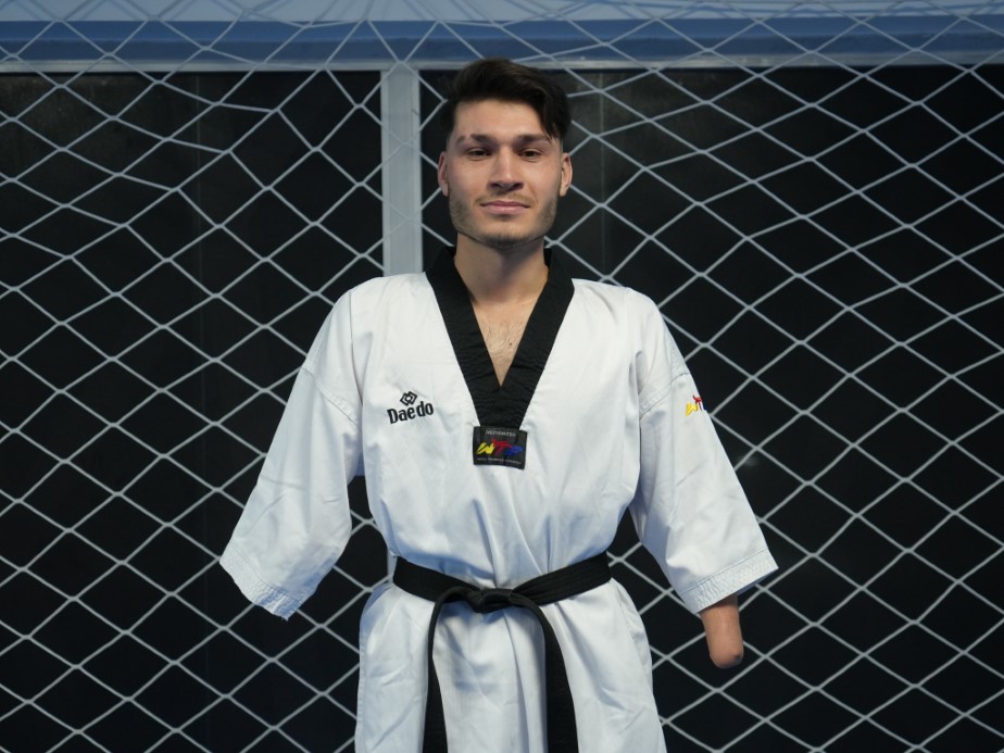 Kazada kollarını kaybetti, taekwondoyla hayata yeniden bağlandı