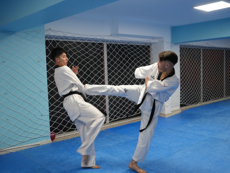Kazada kollarını kaybetti, taekwondoyla hayata yeniden bağlandı
