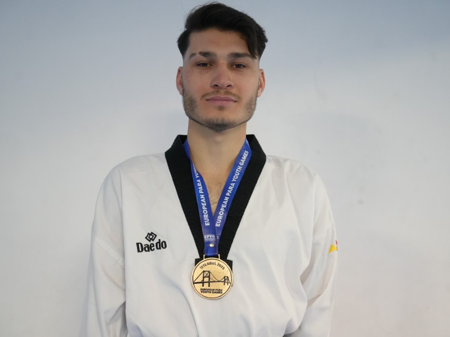 Kazada kollarını kaybetti, taekwondoyla hayata yeniden bağlandı