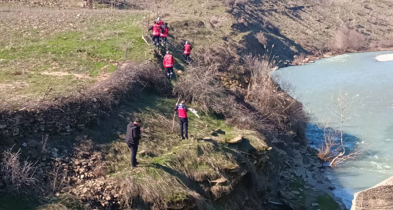 Diyarbakır’ın Kulp ilçesinde kaybolan 84 yaşındaki zihinsel engelli Salih Ertaş’ı arama çalışmaları 15’inci gününde de devam ediyor.