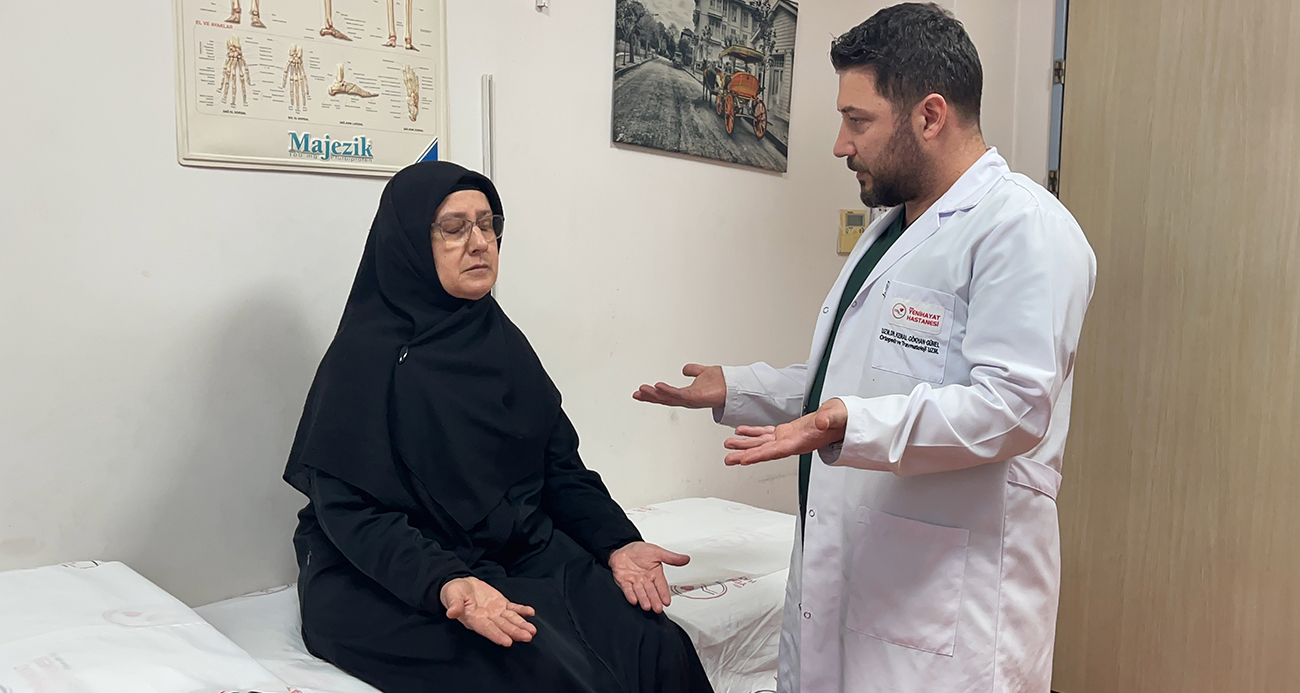 Osmaniye’de, 4 yaşında geçirdiği çocuk felci nedeniyle sol omzunu 52 yıl boyunca hareket ettiremeyen 57 yaşındaki kadın, geçirdiği iki başarılı ameliyatın ardından kolunu yeniden oynatmanın sevincini yaşadı.