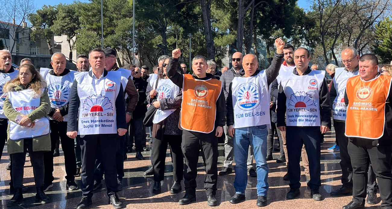 İzmir Buca ilçe Belediyesi’nde görev yapan yaklaşık 300 memurun çeşitli alacakları için başlattığı iş bırakma eylemi devam ediyor.