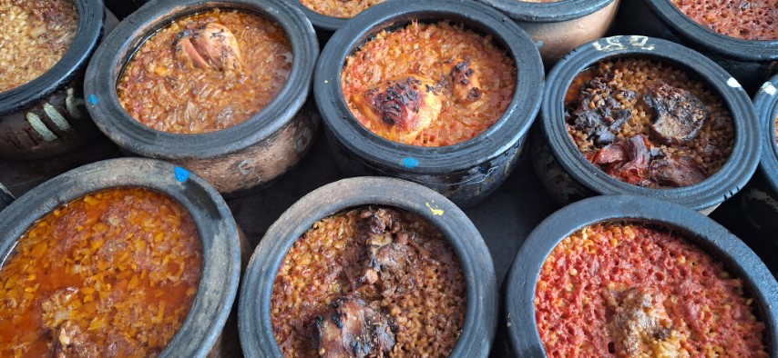 İftar sofralarının vazgeçilmez lezzeti: 8 saatte pişiyor, davul sesini duyan fırınlara koşuyor