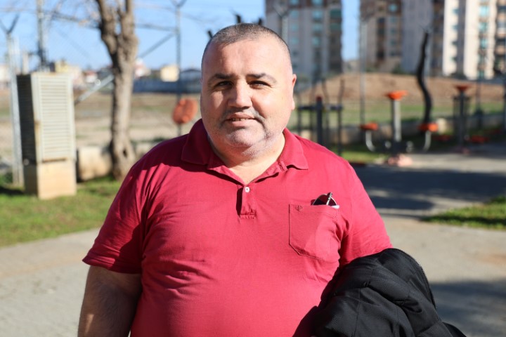 Coniler, Conolara komşu oluyor