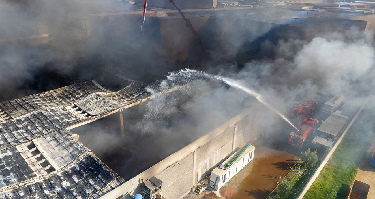 Akhisar’daki fabrika yangını kontrol altına alındı