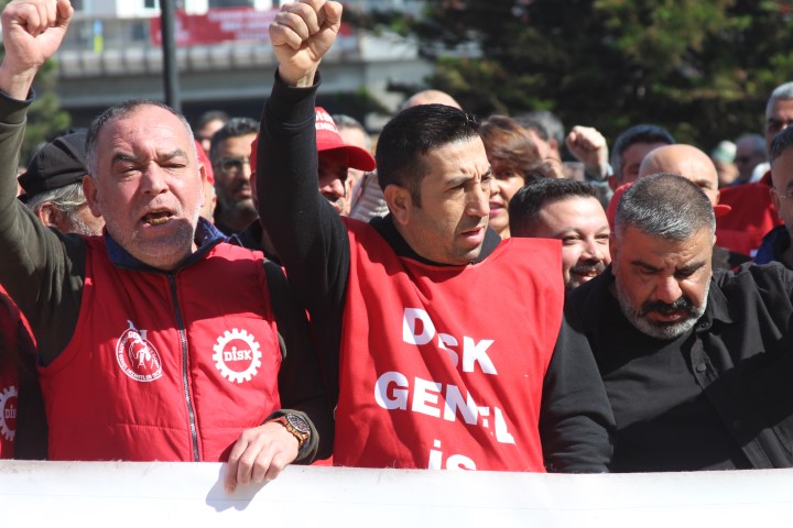 Seyhan Belediyesi’nde işçi isyanı: Yüzde 3 zam teklifine tepki