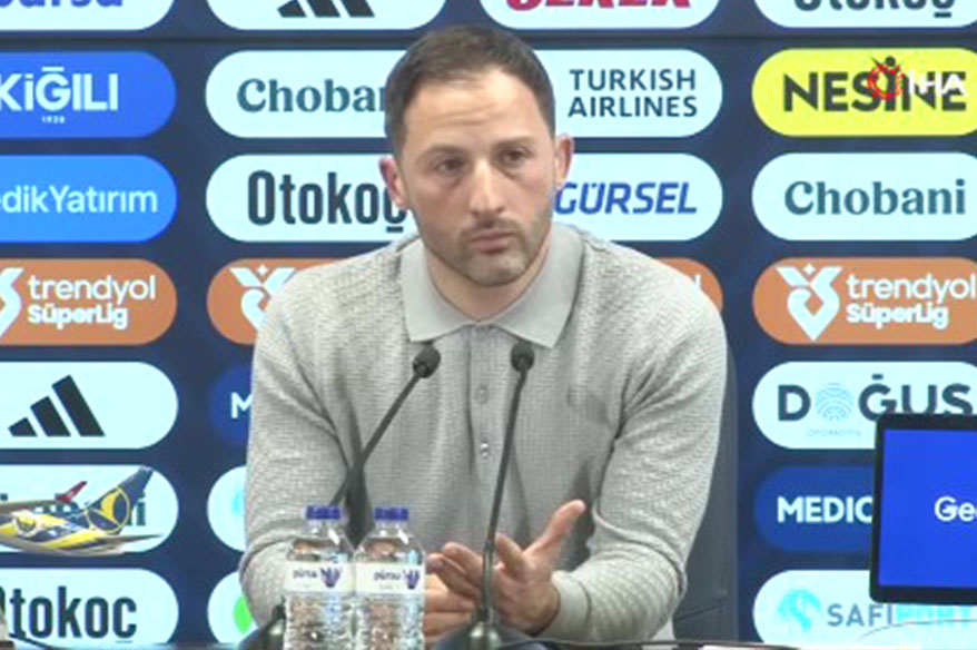 Domenico Tedesco: "Bu maçı kazanamamak çok üzücü"