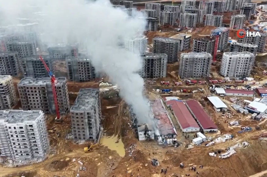 Tuzla’da korkutan yangın