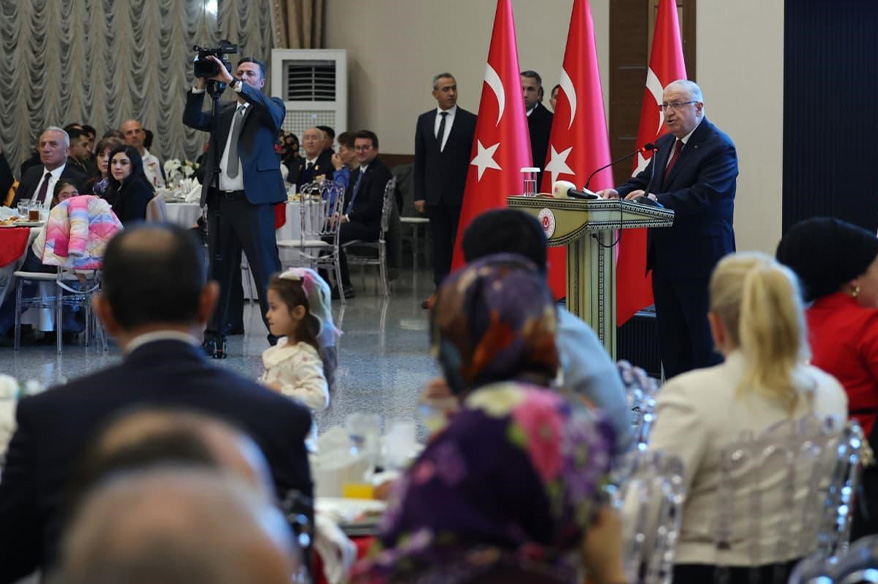Bakan Güler, şehit aileleri ve gazilerle iftarda bir araya geldi