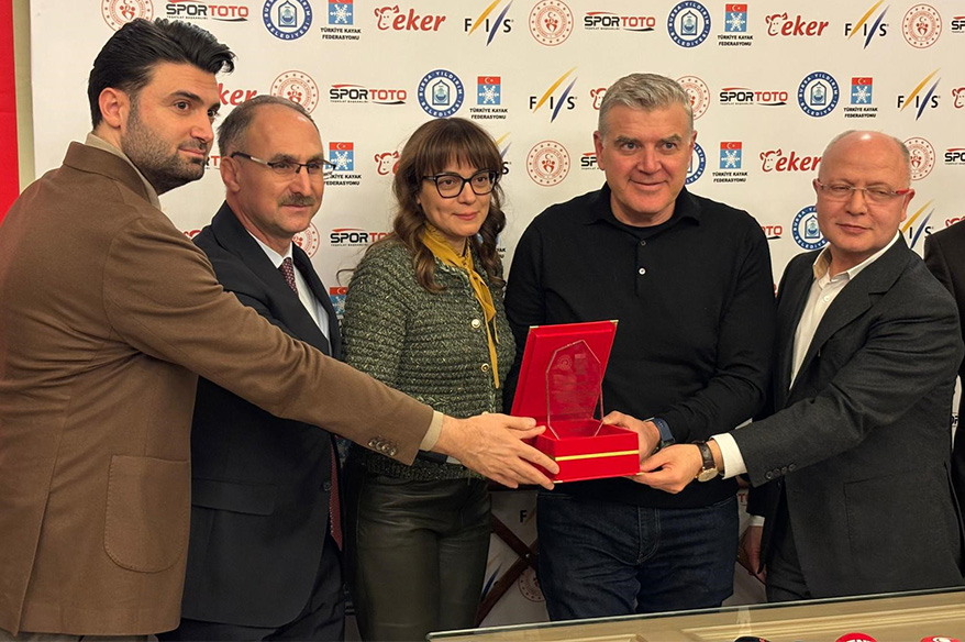 Uludağ’daki uluslararası kayak organizasyonlarının lansmanı Bursa’da yapıldı