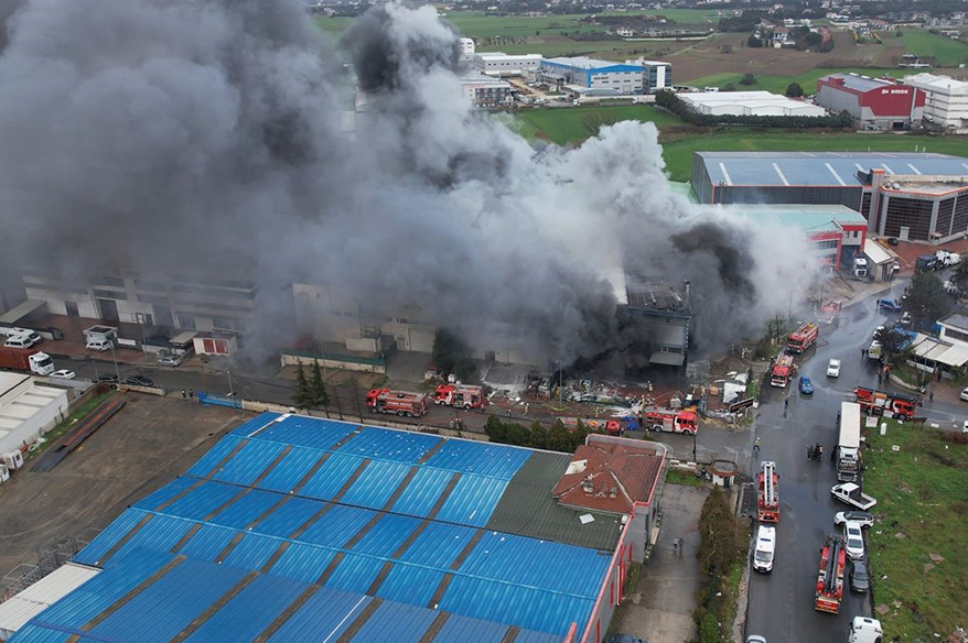 Silivri'de fabrika yangını