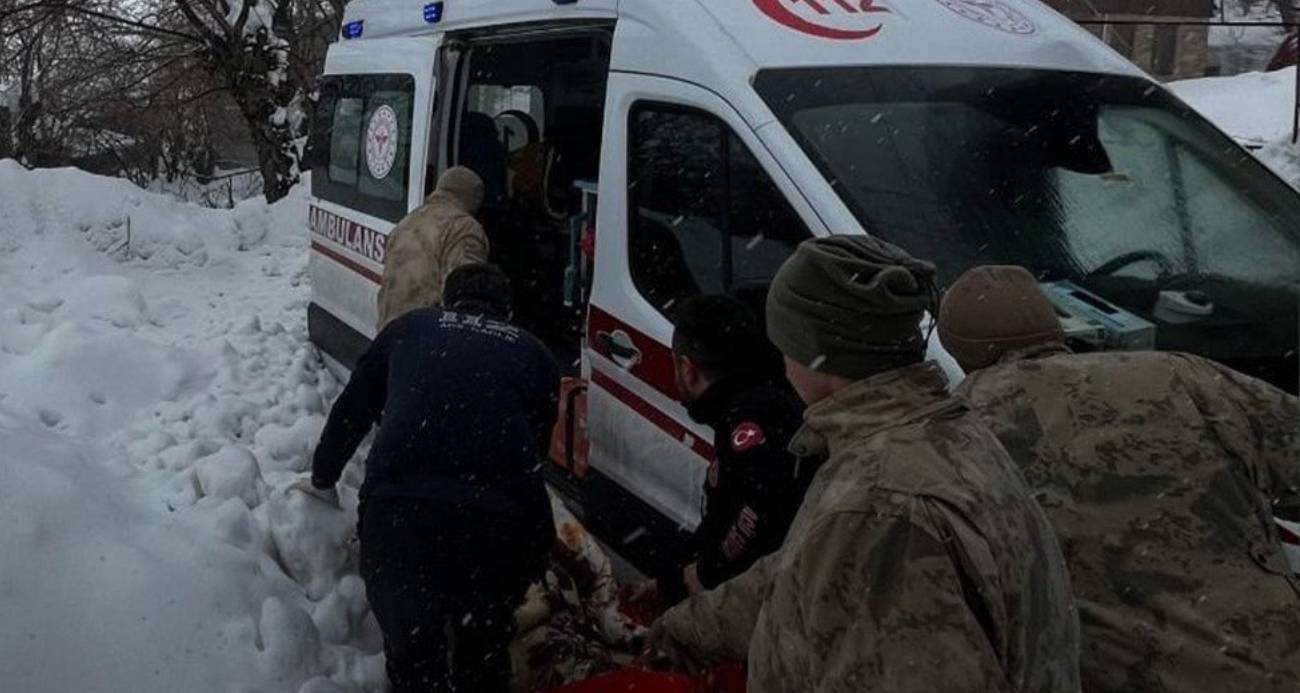 Kemaliye’de toprak kayması: 1 işçi hayatını kaybetti