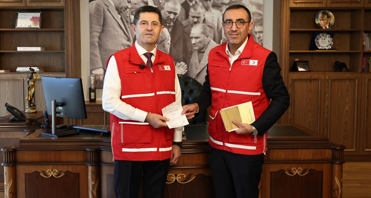 Çekmeköy Belediye Başkanı Orhan Çerkez ve eşinden Gazze’ye destek