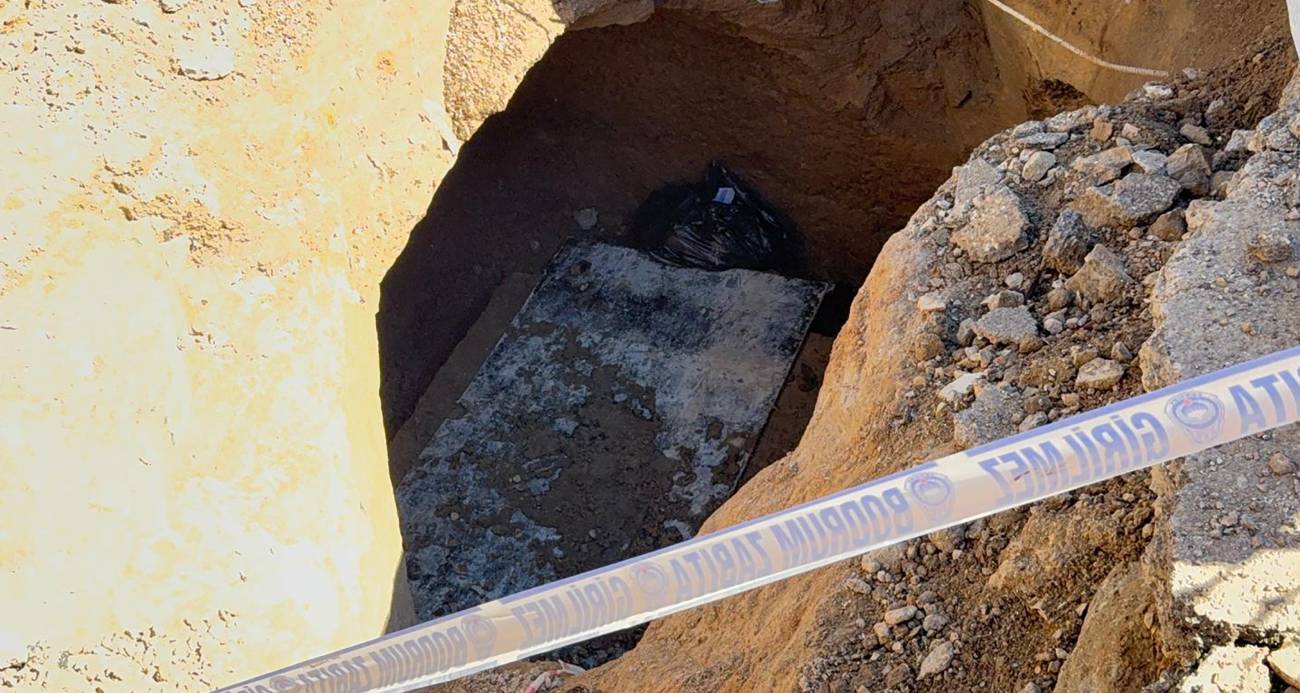 Bodrum Gümbet Mahallesi Adnan Menderes Caddesi üzerinde su isale hatlarının yenilenmesi çalışması sırasında yapılan kazı sırasında lahit bulundu.