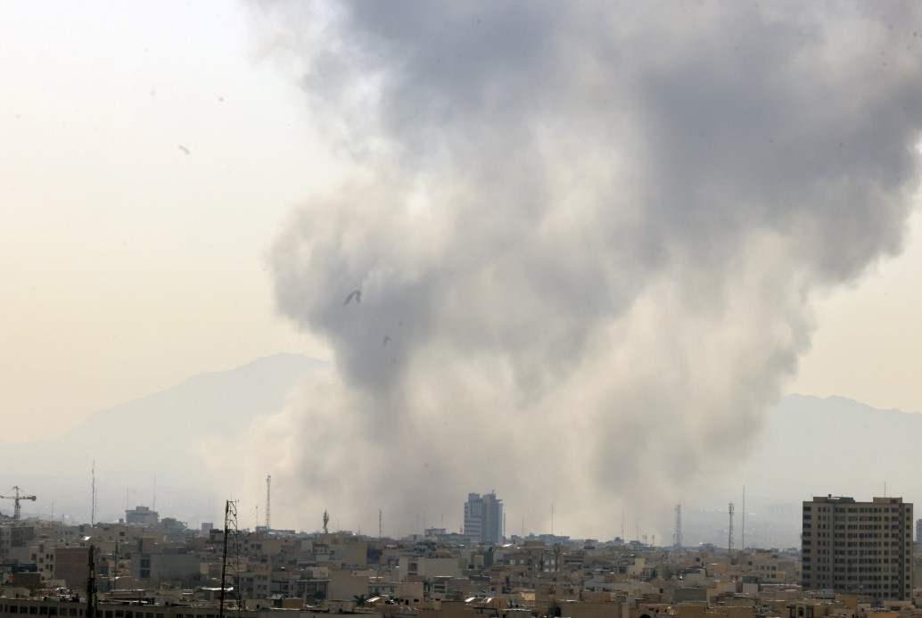 İsrail, İran'a saldırı başlattı! Peş peşe patlama sesleri duyuldu