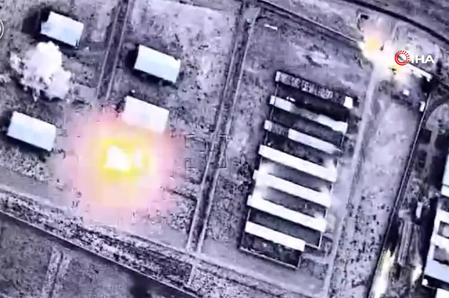 İsrail ordusu, İran’a düzenlenen saldırılara ait yeni görüntüler paylaştı.