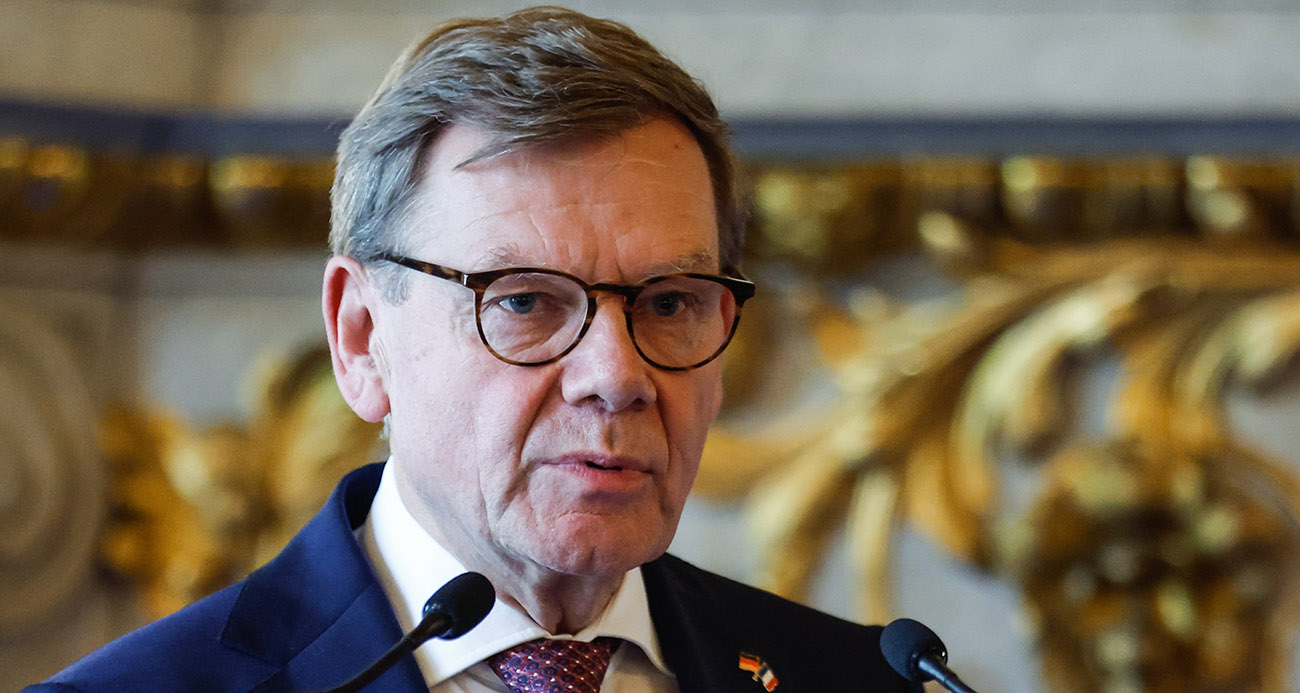 Almanya Dışişleri Bakanı Johann Wadephul, "İran, sadece İsrail ve bölge için değil, Almanya ve Avrupa için de önemli bir tehdit oluşturuyor. Ama Almanya İran'a karşı askeri harekatlara katılmayacak" diye konuştu.