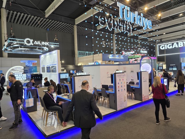 Barselona’da yapay zekalı 