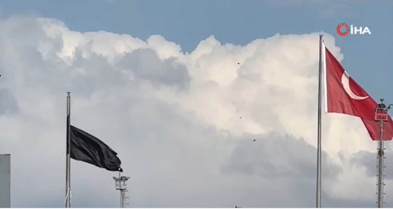 Esendere Sınır Kapısı’nda kısıtlama: İran tarafında dev siyah bayrak dikkat çekti - GÜNDEM