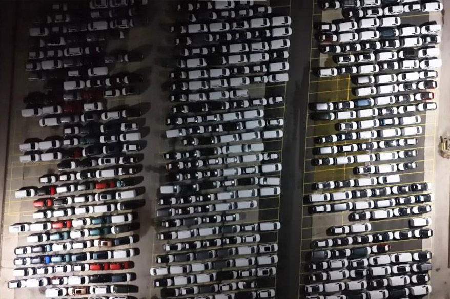 Haydarpaşa Limanı’nda gece mesaisi: 2026 model araçlar limana indirildi