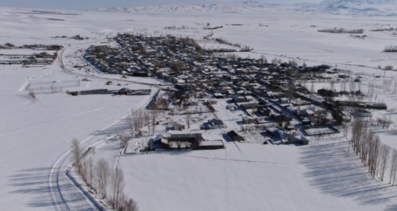 Van'da karla gelen güzellik: Yerleşim yerleri beyaz gelinliğini giydi