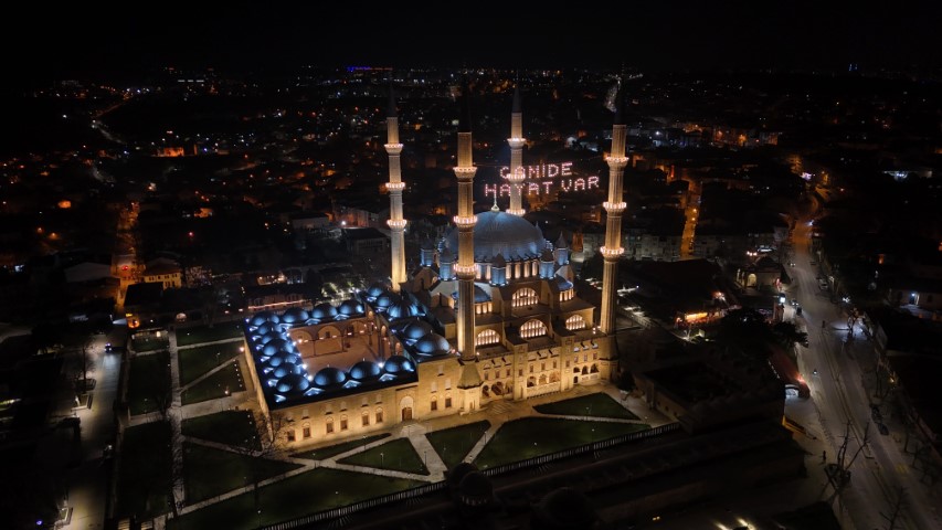 Selimiye Camii’nde mahya mesajı değişti: 