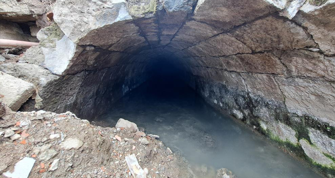 Türkiye’de bir örneği daha yok; Trabzon’da Roma dönemine ait su kanalı ortaya çıktı