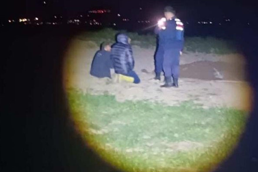 Türbede kaçak kazı yapan 7 şahıs suçüstü yakalandı