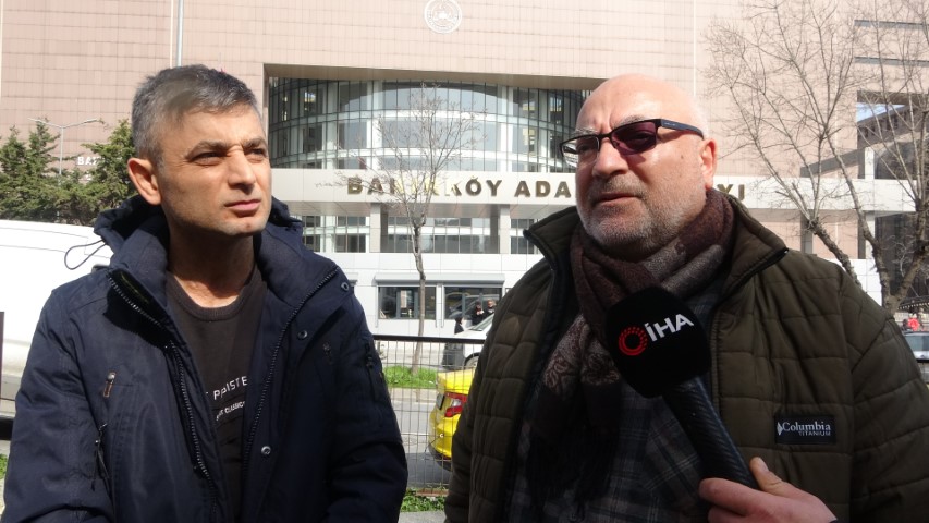 Gaziosmanpaşa’da duyma ve konuşma engeli bulunan kişinin telefonunu gasp eden ve benzin dökerek yakan sanık hakim karşısında