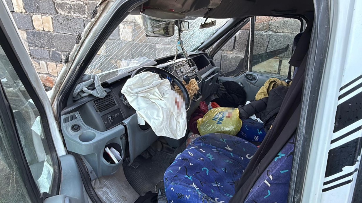 Diyarbakır’da işçi minibüsü duvara çarptı: 12 yaralı