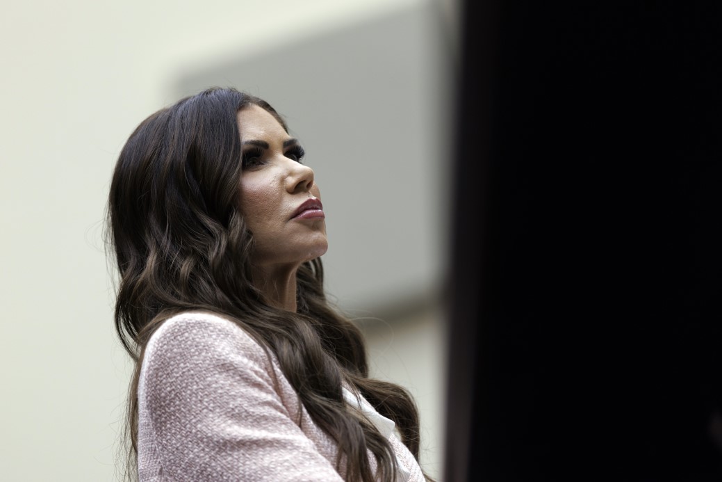 Trump, İç Güvenlik Bakanı Noem'i görevden aldı