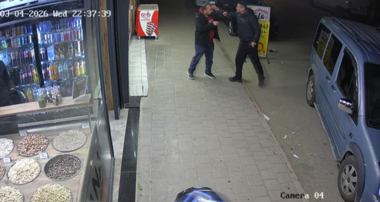 Kardeşler arasında "alacak-verecek" kavgası: O anlar kamerada