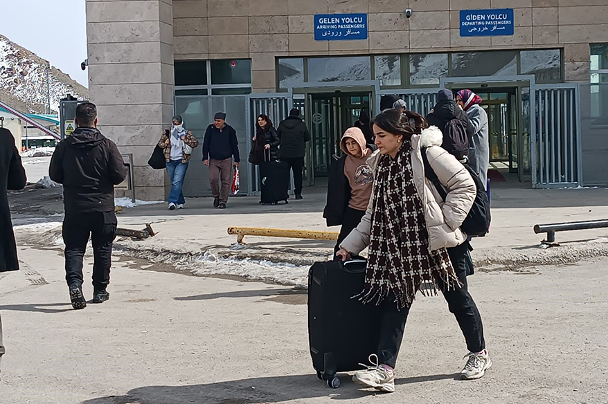 Savaş sonrası İranlılar ülkelerine dönüyor