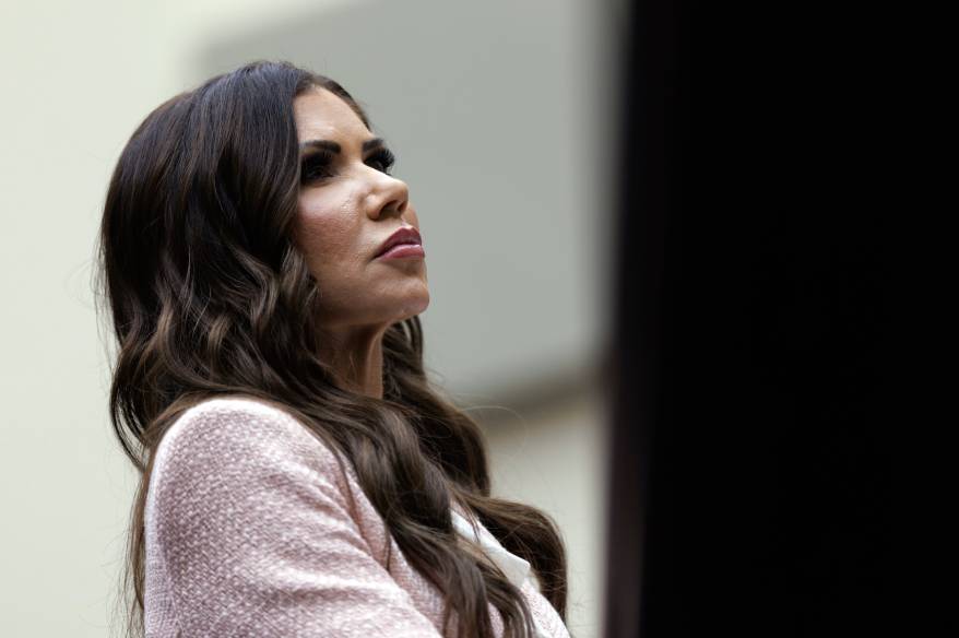 Trump, İç Güvenlik Bakanı Noem'i görevden aldı