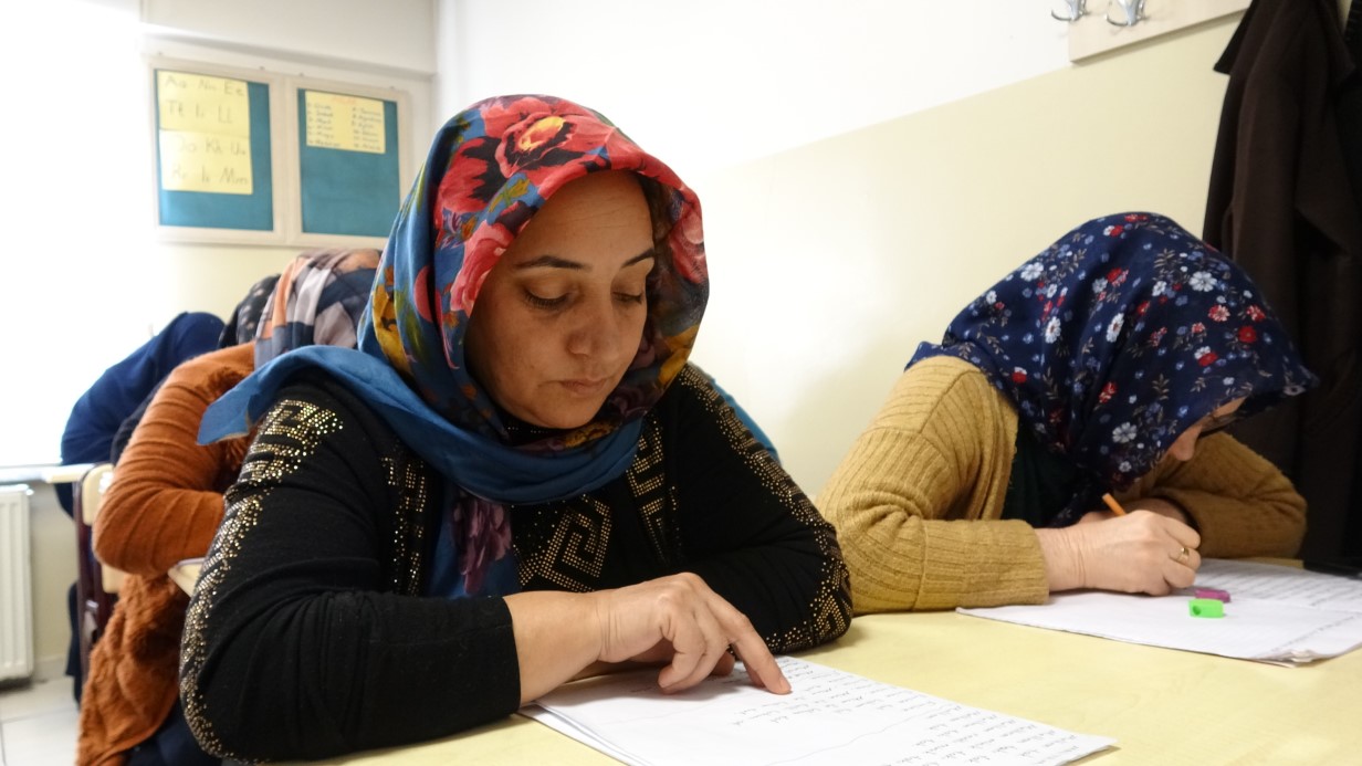 Okula gidemeyen kadınlar yıllar sonra hayallerine kavuştu