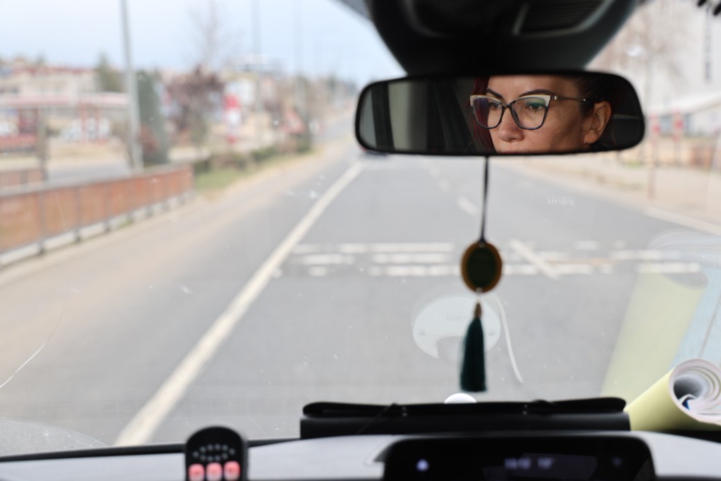 Diyarbakır’ın tek kadın ambulans şoförü 5 yıldır hayat kurtarmak için zamanla yarışıyor