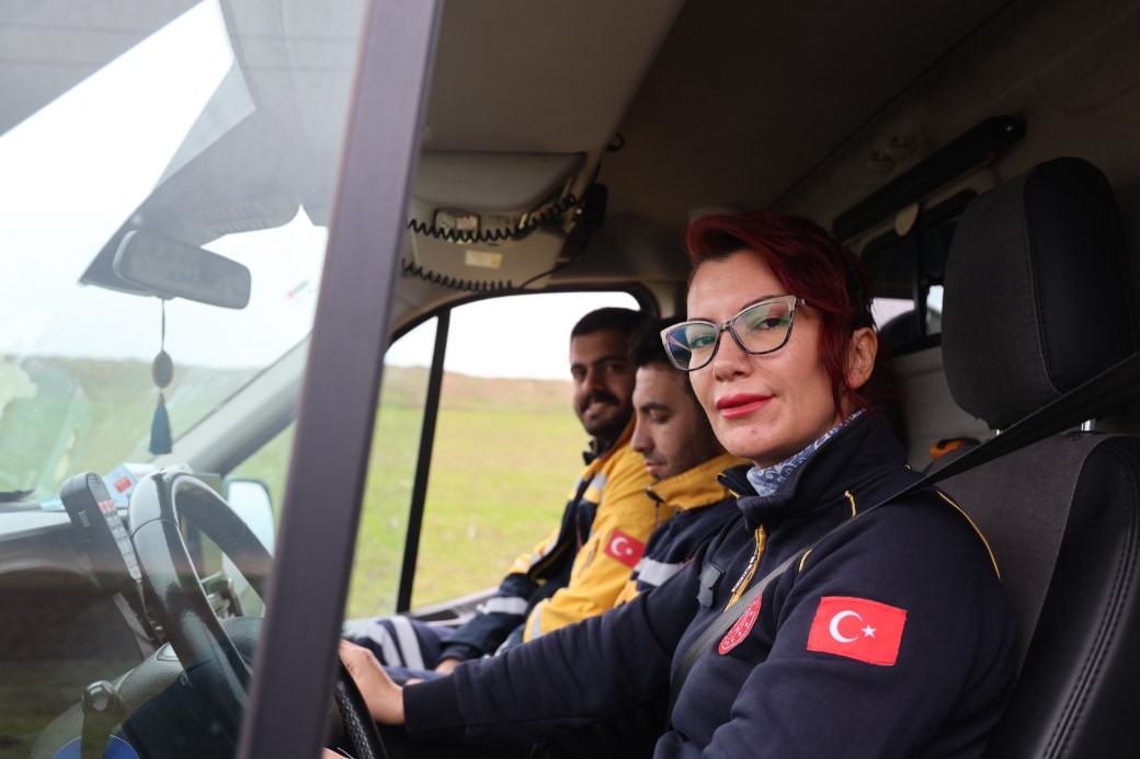 Diyarbakır’ın tek kadın ambulans şoförü 5 yıldır hayat kurtarmak için zamanla yarışıyor