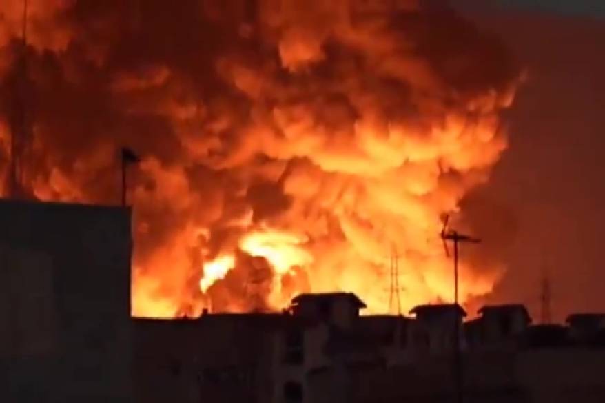 ABD ve İsrail, İran'da 5 petrol tesisini vurdu, 4 kişi öldü