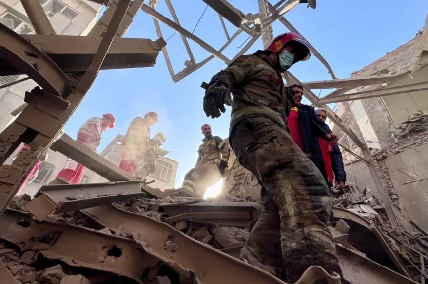 İran Kızılay: "ABD-İsrail saldırılarında 9 bin 669 sivil yapı hasar gördü"