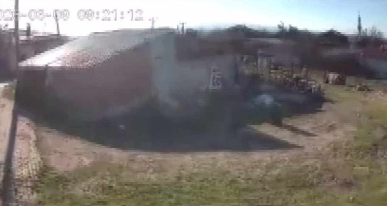 Deprem anında büyük bir gürültü ve patlama yaşandı