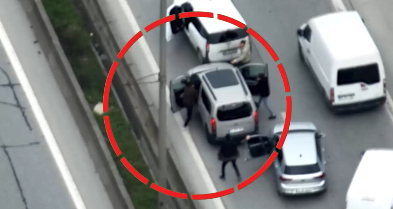 Sultanbeyli’de dron ile takip edilen uyuşturucu satıcısına operasyon kamerada