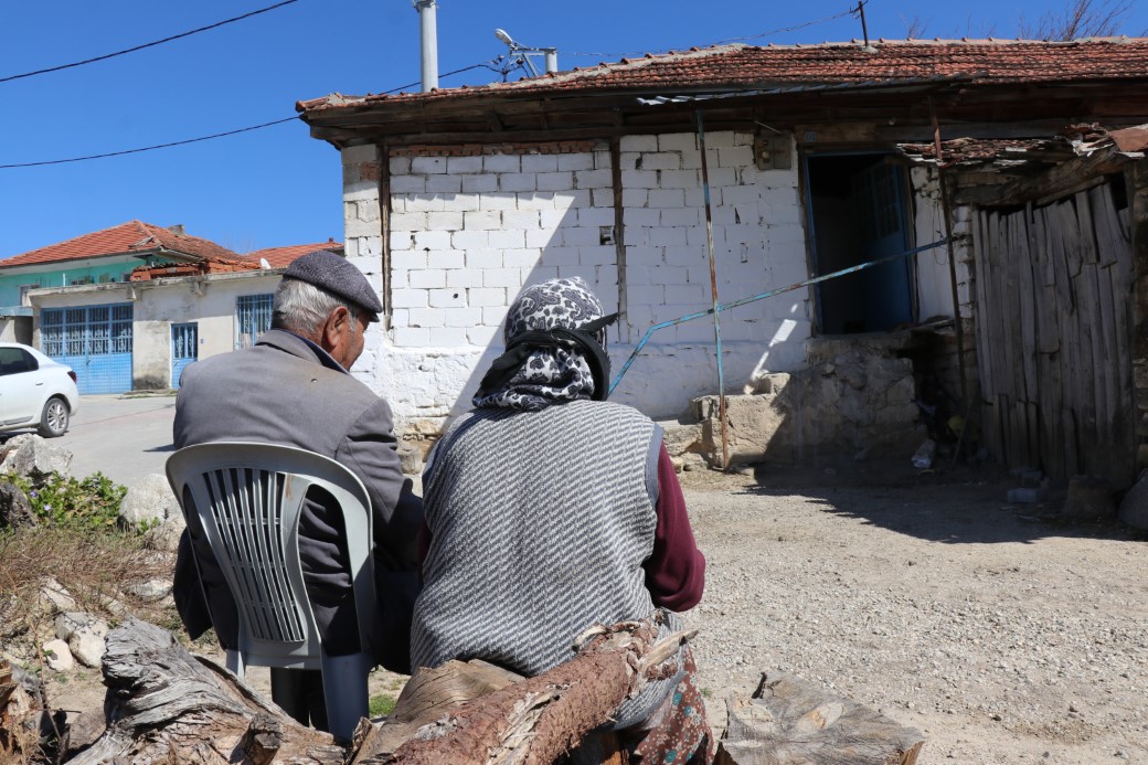 Tahran’da on binlerce kişi yeni dini lider Mücteba Hamaney’e destek için meydanlarda