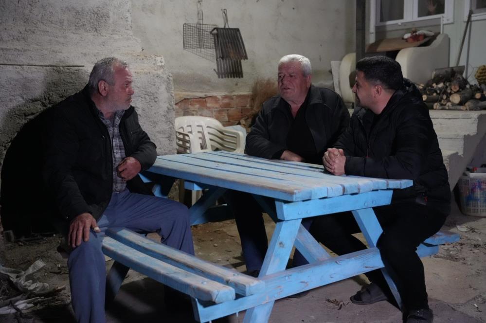 Buldan’da 5.1 büyüklüğündeki depremin ardından yaşanan artçılardan korkan vatandaşlar dışarda sabahladı