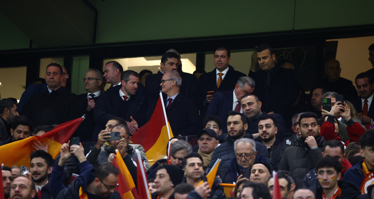Gençlik ve Spor Bakanı Osman Aşkın Bak ile Türkiye Futbol Federasyonu Başkanı İbrahim Hacıosmanoğlu, Galatasaray-Liverpool maçını stadyumdan takip etti.