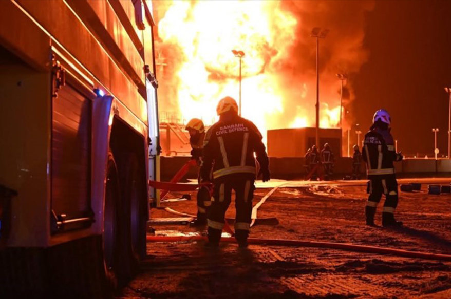 İran, Bahreyn'de yakıt tanklarını vurdu