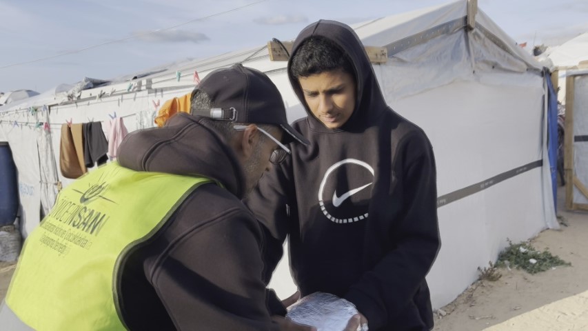 Türkiye'den Gazze'ye iftar sofraları: Çadır kentteki çocuklardan Türkiye'ye teşekkür