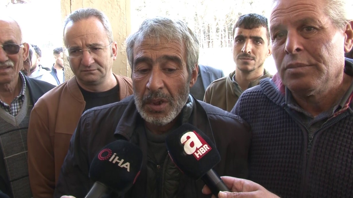 Tabutunun üzerine damatlığı konuldu: İran’da hayatını kaybeden tır şoförü son yolculuğuna uğurlandı