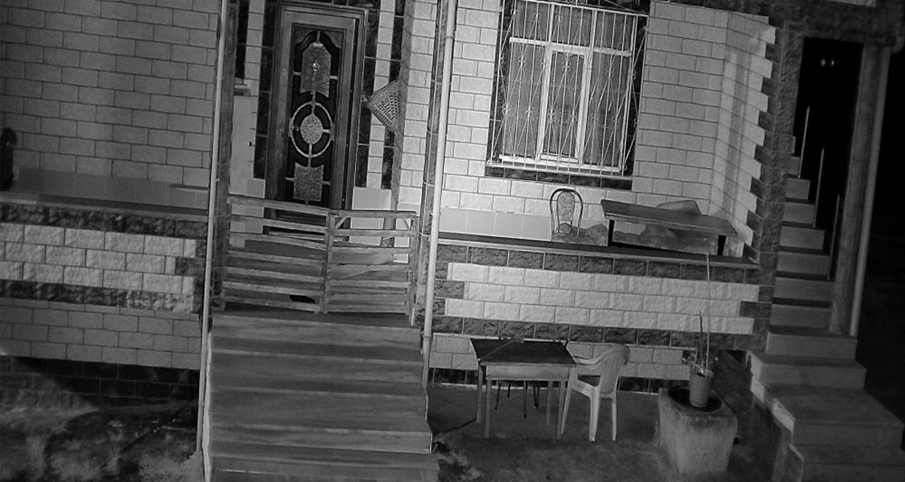  Tokat'ın Niksar ilçesinde meydana gelen deprem çevre illerden de hissedilirken, Ordu'da depremin hissedildiği anlar saniye saniye güvenlik kameralarına yansıdı.