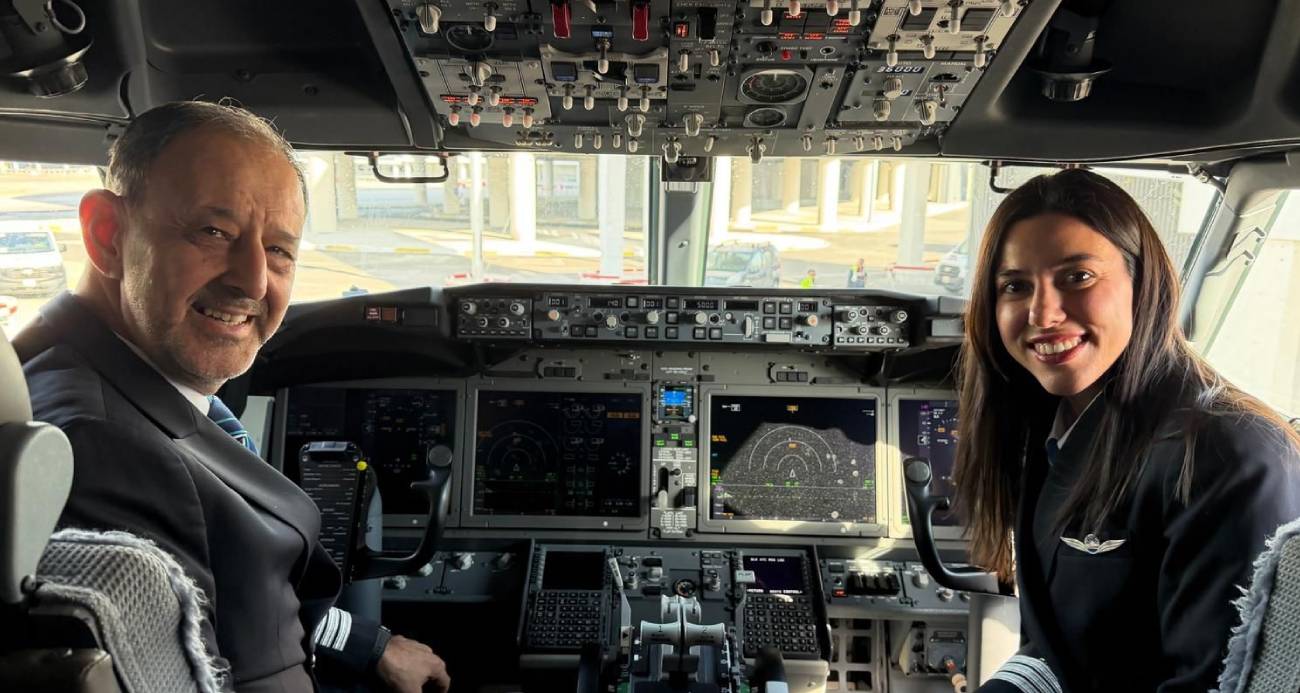 Baba ve kız aynı kokpitte: 42 yıllık pilot gökyüzüne kızıyla veda etti